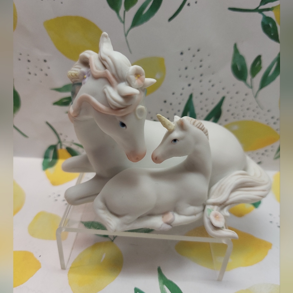 As is Unicorn Mare & Foal G.G. Santiago Enesco Figurine